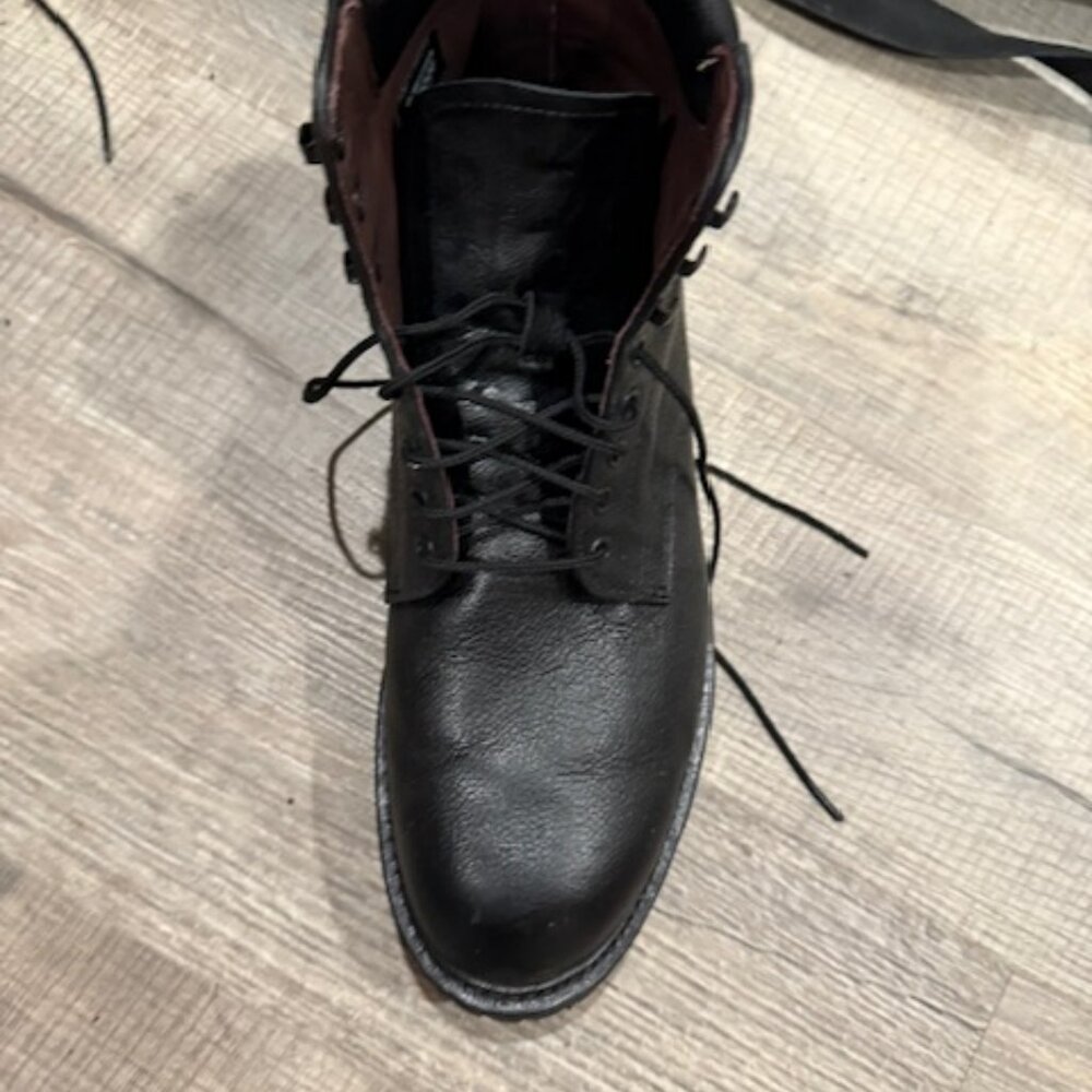 11  3E Allen Edmonds HIggins Mill Weatherproof with Lug Sole